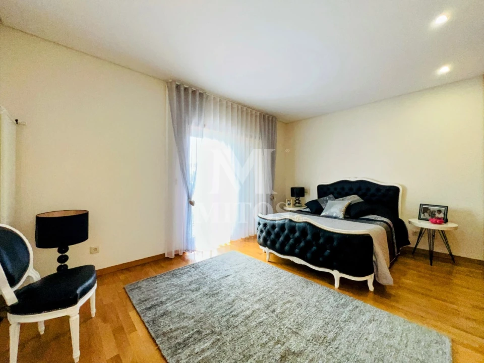 Moradia T4 para Venda em Mazarefes e Vila Fria Foto 20