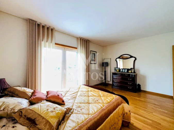 Moradia T4 para Venda em Mazarefes e Vila Fria Foto 19