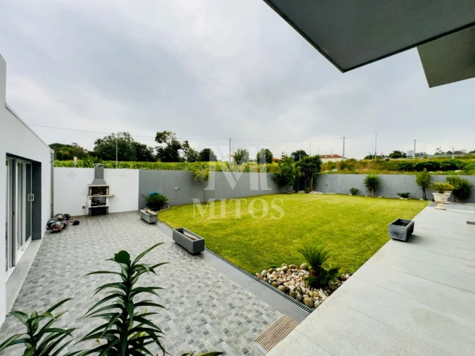 Moradia T4 para Venda em Mazarefes e Vila Fria Foto 22