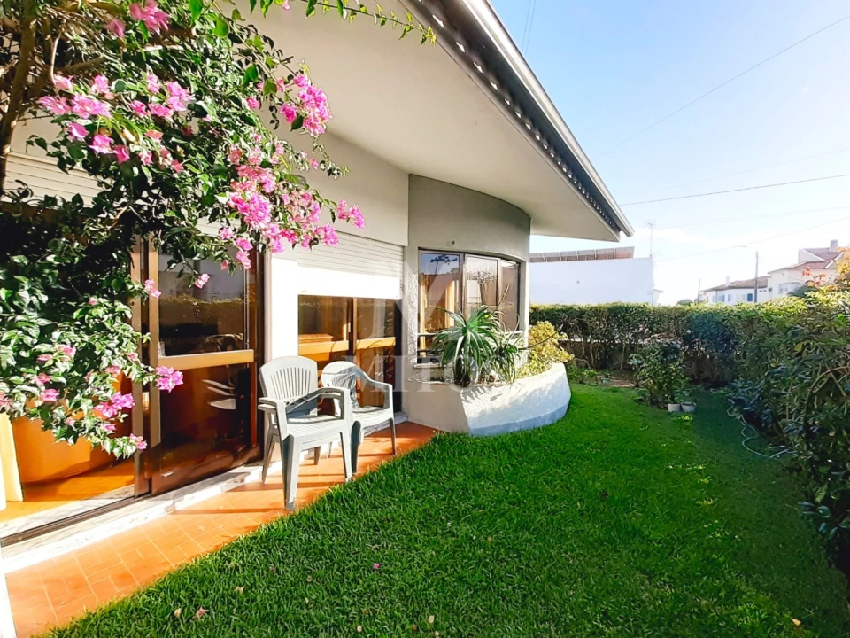 Moradia T4 para Venda em Carreço Foto 1