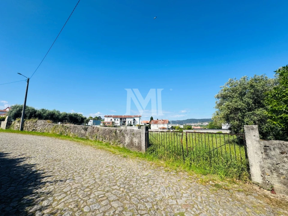 Terreno para Venda em Santa Marta de Portuzelo Foto 3