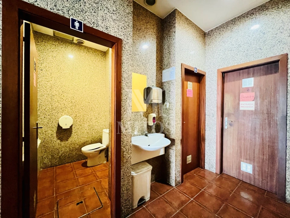 Negócio para Venda em Santa Marta de Portuzelo Foto 7