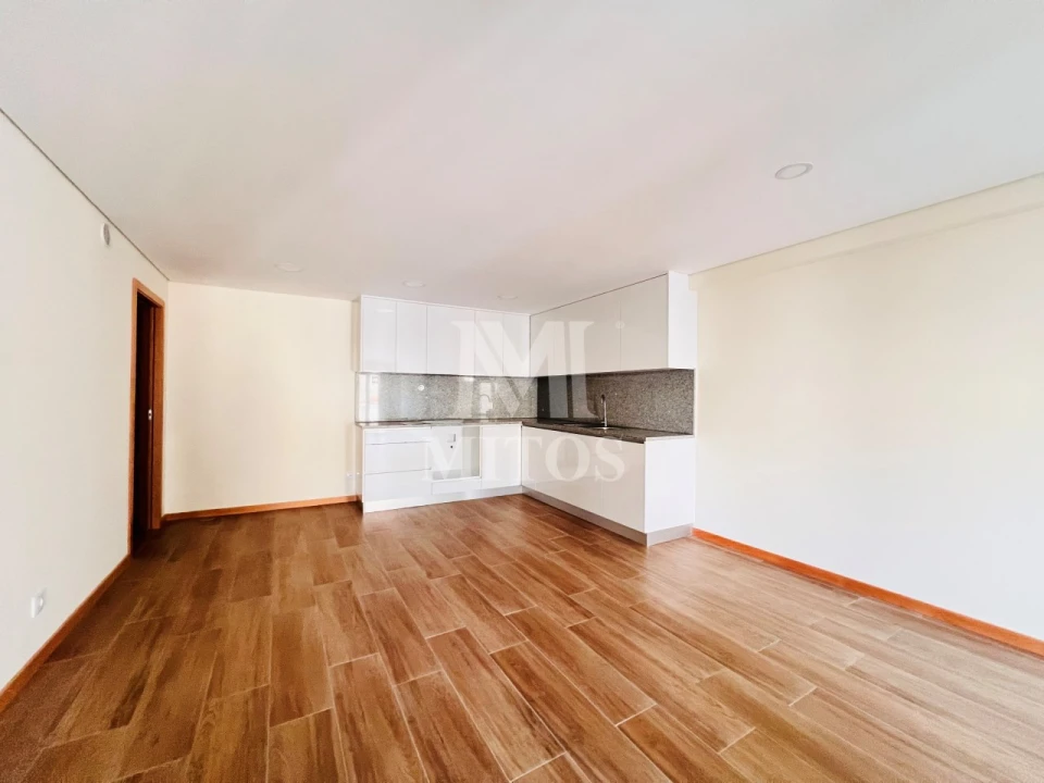 Apartamento T2 para Arrendamento em Santa Maria Maior e Monserrate e Meadela Foto 3