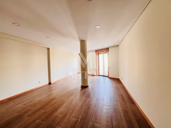 Apartamento T2 para Arrendamento em Santa Maria Maior e Monserrate e Meadela Foto 6