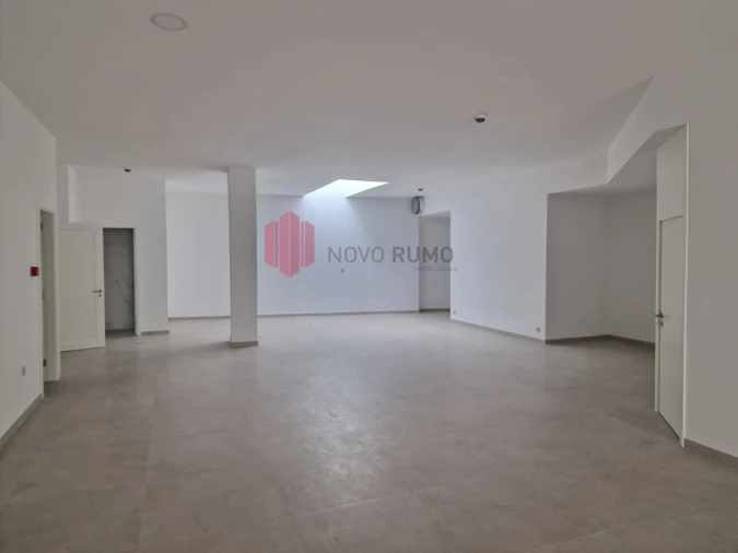 Loja para Arrendamento em Cidade da Maia Foto 2