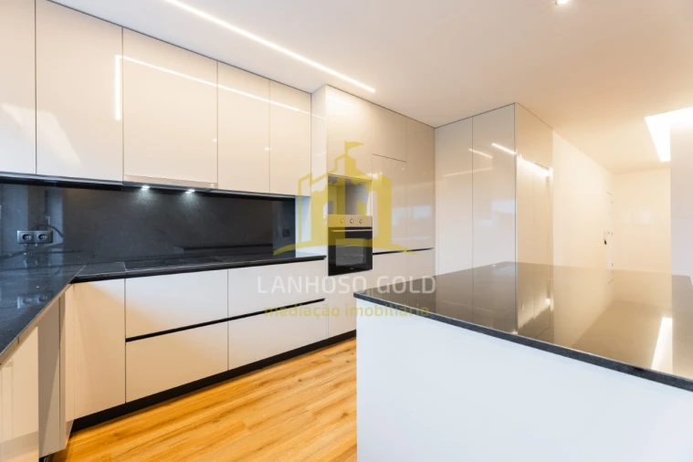 Apartamento T3 para Venda em Braga (São José de São Lázaro e São João do Souto) Foto 4