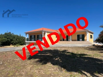 Moradia T3 para Venda em A dos Cunhados e Maceira