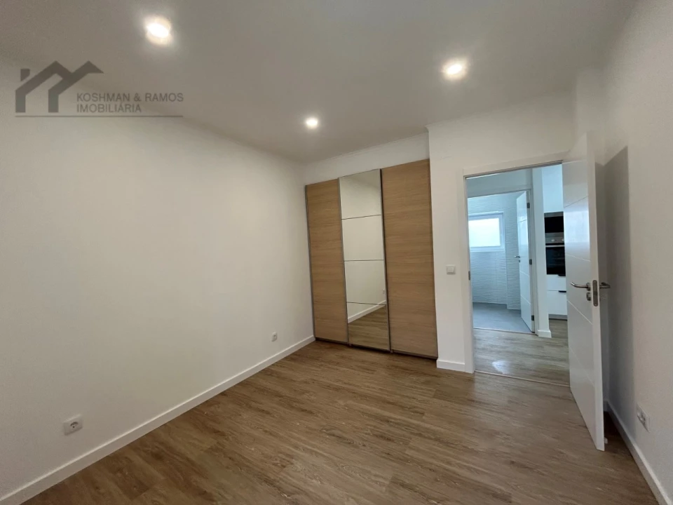 Moradia T2 para Venda em A dos Cunhados e Maceira Foto 12