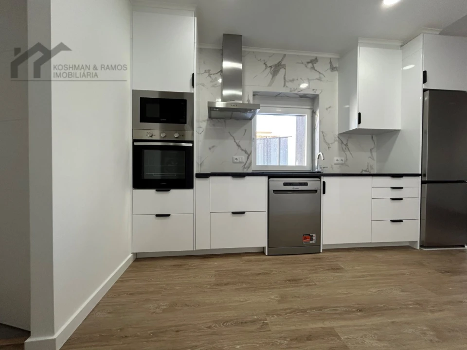 Moradia T2 para Venda em A dos Cunhados e Maceira Foto 13