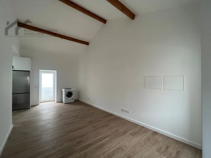 Moradia T2 para Venda em A dos Cunhados e Maceira Foto 6