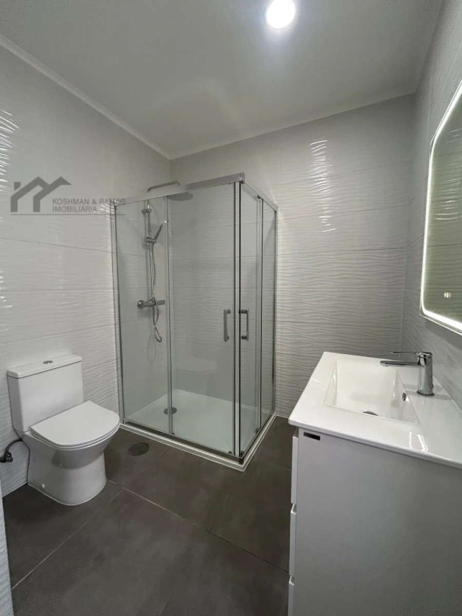 Moradia T2 para Venda em A dos Cunhados e Maceira Foto 8