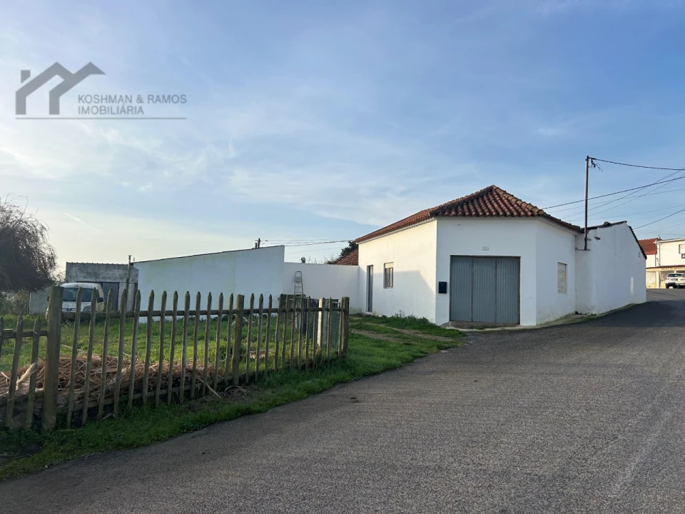 Terreno Comércio / Armazém para Venda em A dos Cunhados e Maceira Foto 1