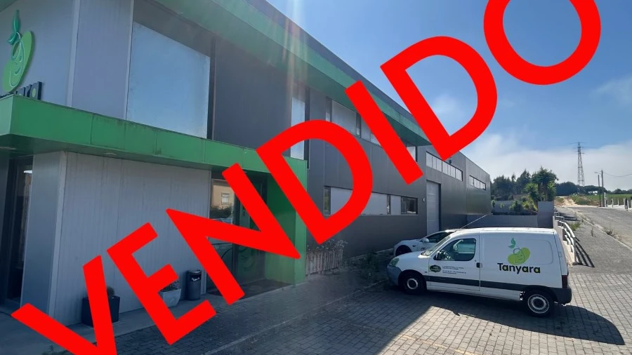 Armazém para Venda em A dos Cunhados e Maceira