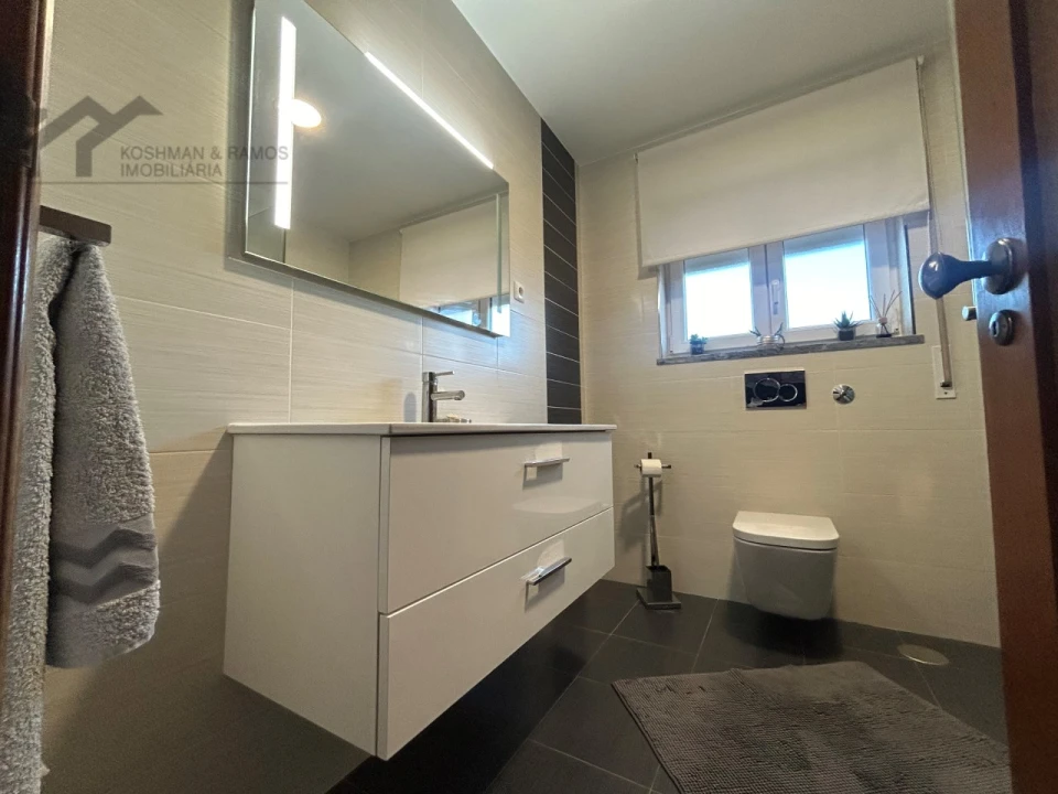 Moradia T4 para Venda em A dos Cunhados e Maceira Foto 37