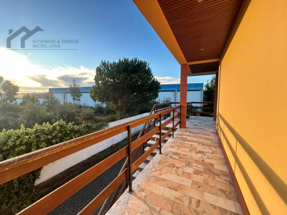 Moradia T4 para Venda em A dos Cunhados e Maceira Foto 48