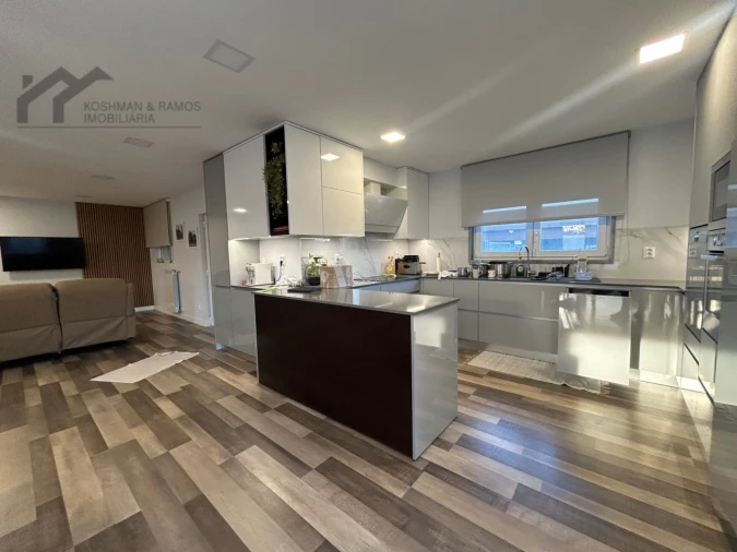 Moradia T4 para Venda em A dos Cunhados e Maceira Foto 23