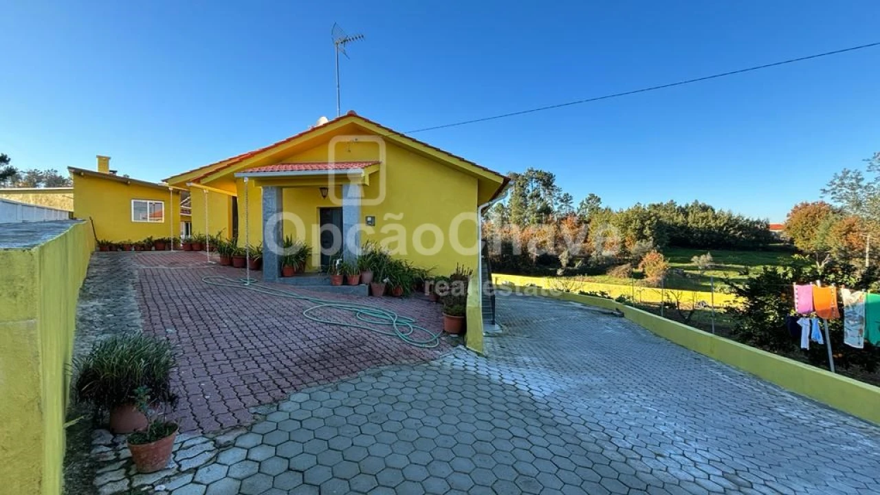 Moradia T5 para Venda em Lordosa Foto 1