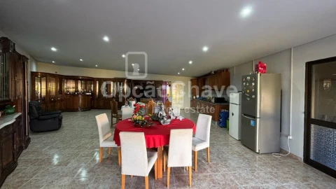Moradia T5 para Venda em Lordosa