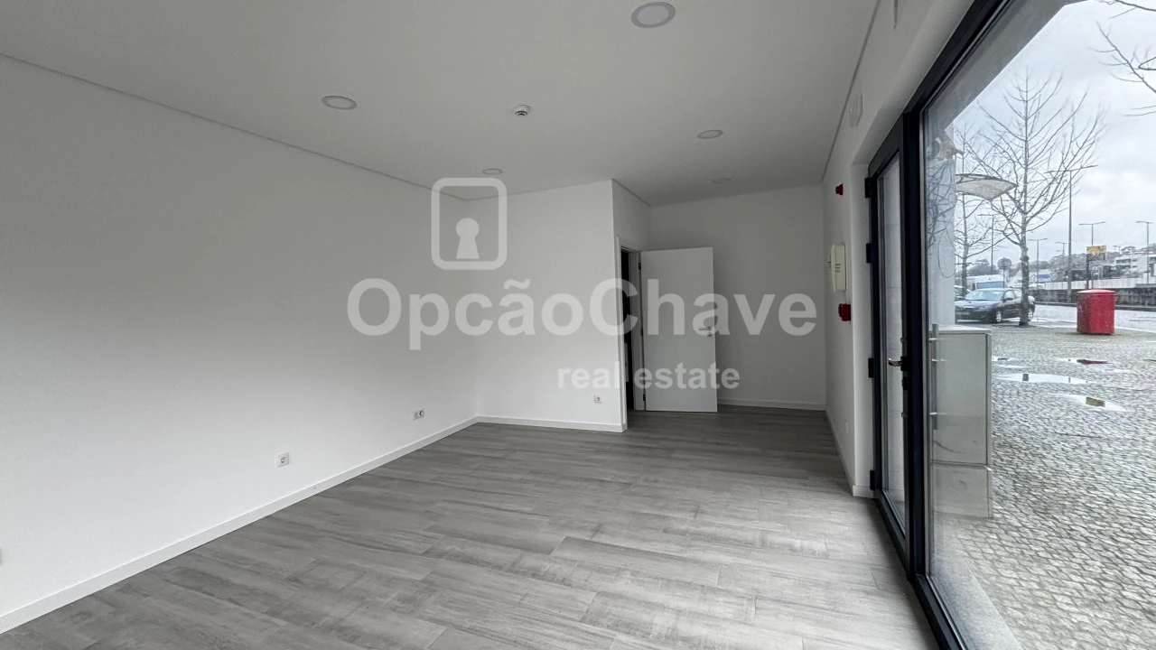 Loja para Arrendamento em Viseu Foto 1