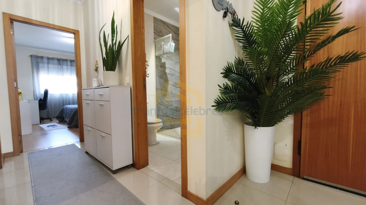 Apartamento T2 para Venda em Mindelo Foto 4
