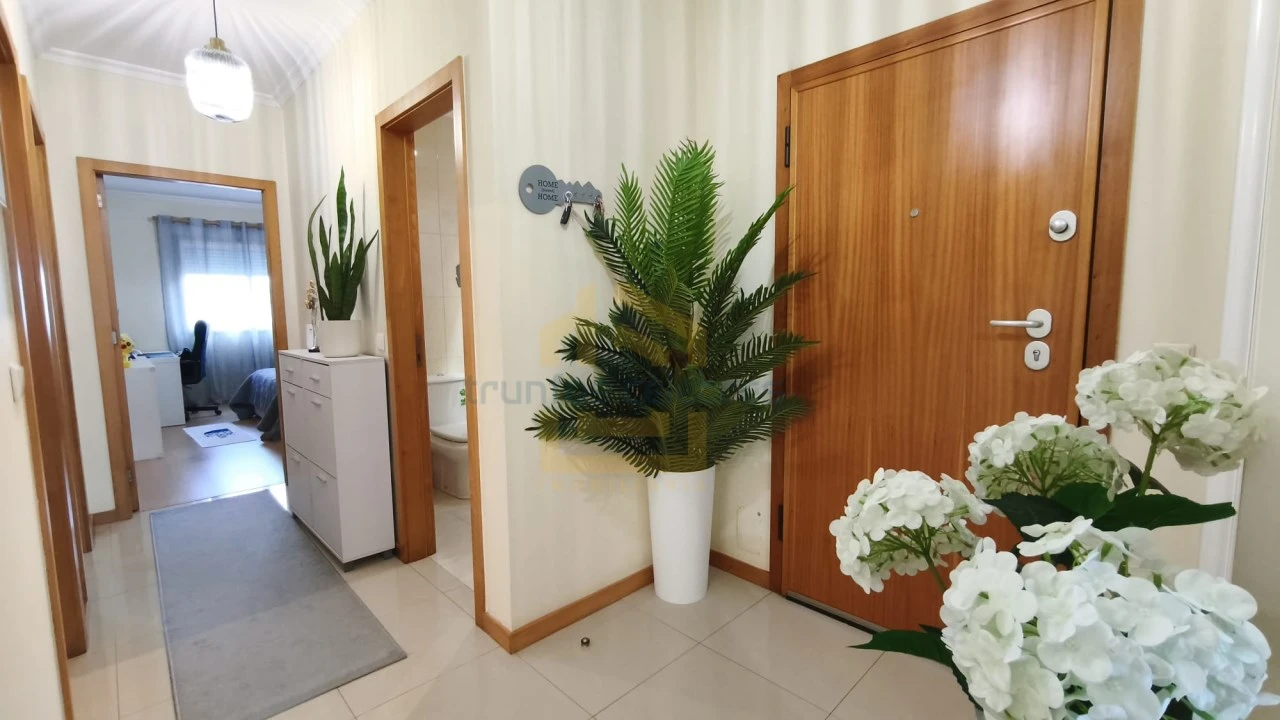 Apartamento T2 para Venda em Mindelo Foto 9