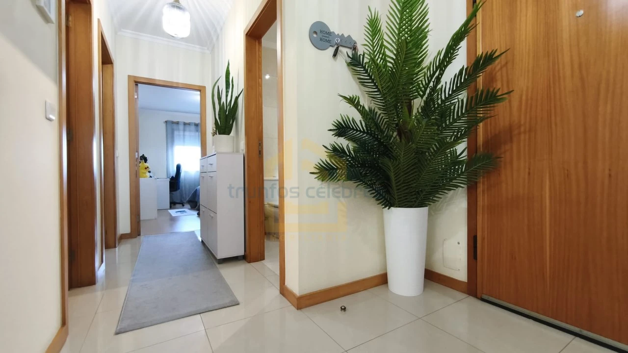 Apartamento T2 para Venda em Mindelo Foto 11