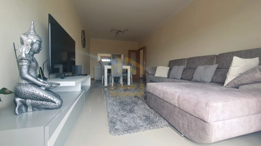 Apartamento T2 para Venda em Mindelo Foto 3