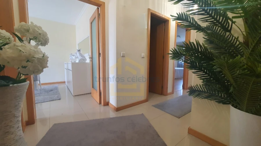 Apartamento T2 para Venda em Mindelo Foto 6