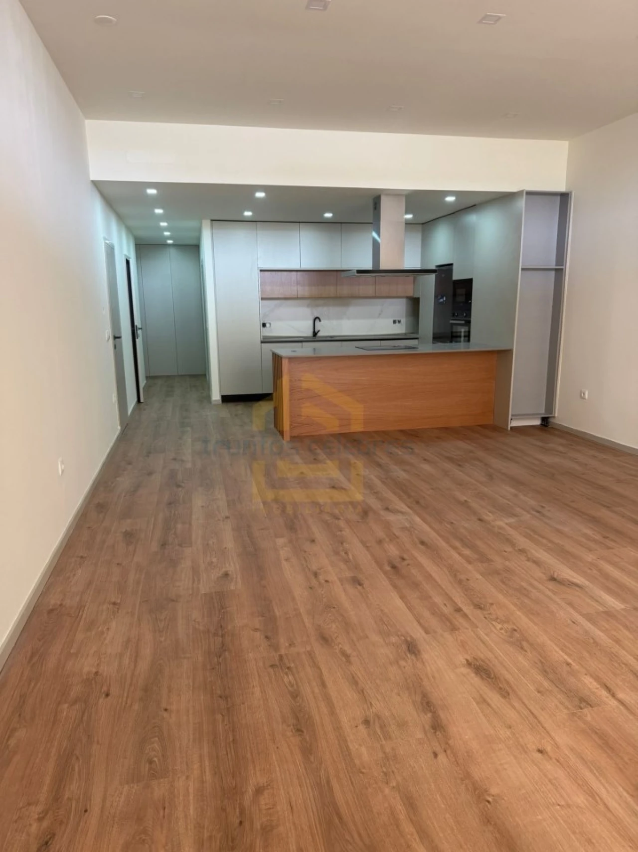 Apartamento T3 para Venda em Póvoa de Varzim, Beiriz e Argivai Foto 1