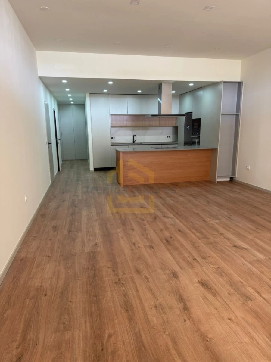 Apartamento T3 para Venda em Póvoa de Varzim, Beiriz e Argivai Foto 1