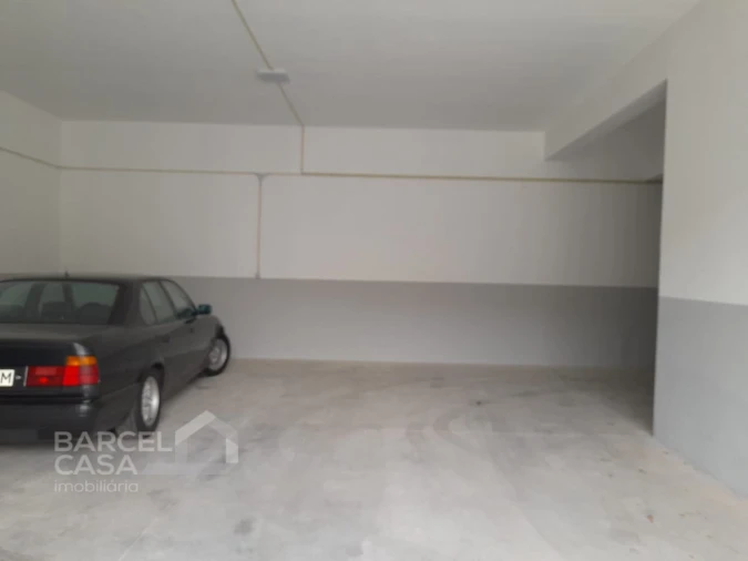 Armazém para Venda em Arcozelo Foto 2