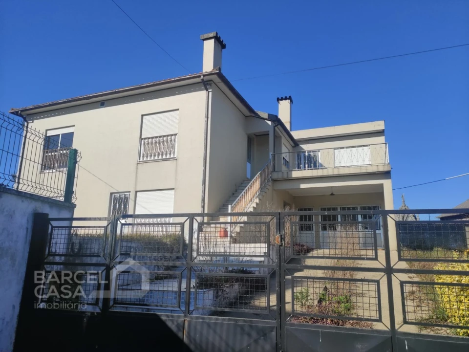 Moradia T4 para Venda em Arcozelo Foto 8