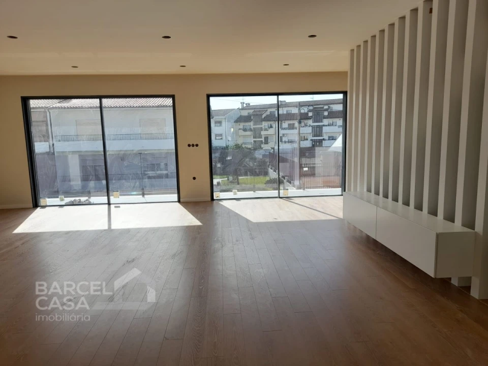 Apartamento T4 para Venda em Arcozelo Foto 2