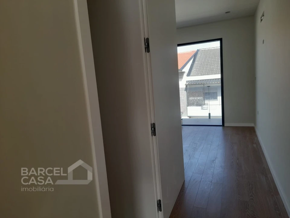 Apartamento T4 para Venda em Arcozelo Foto 8