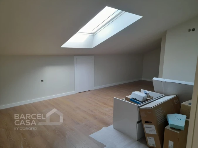 Apartamento T4 para Venda em Arcozelo Foto 11