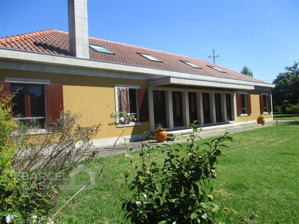 Moradia T6 para Venda em Manhente Foto 2