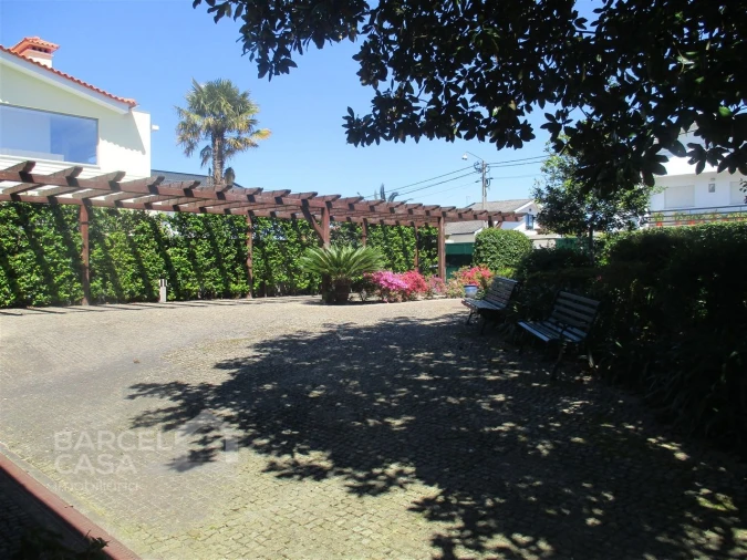 Moradia T6 para Venda em Manhente Foto 7