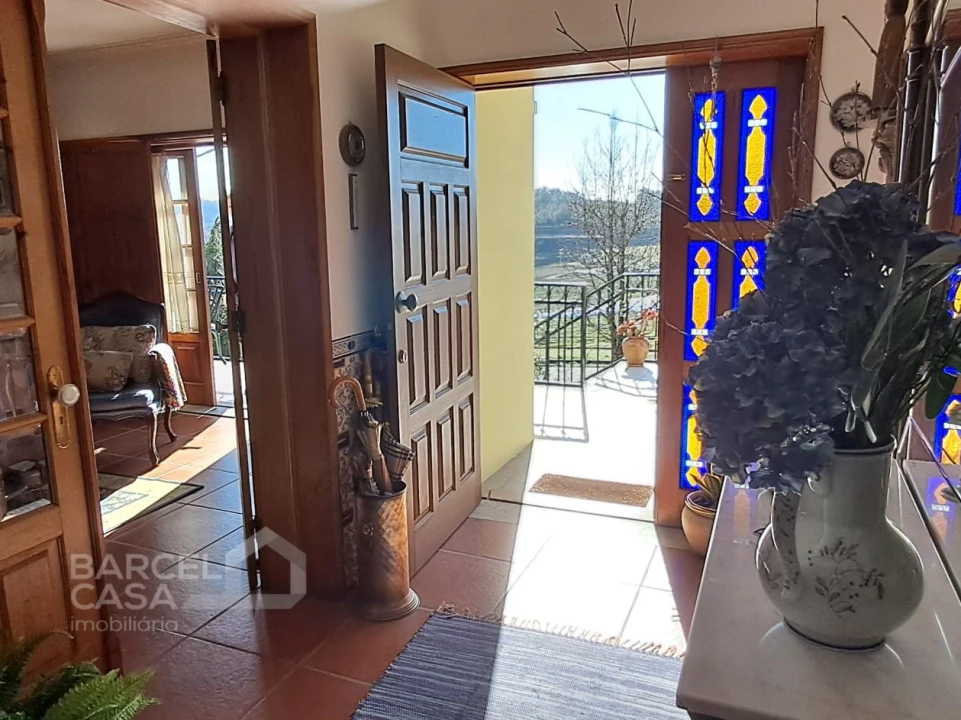 Moradia T4 para Venda em Abade de Neiva Foto 3