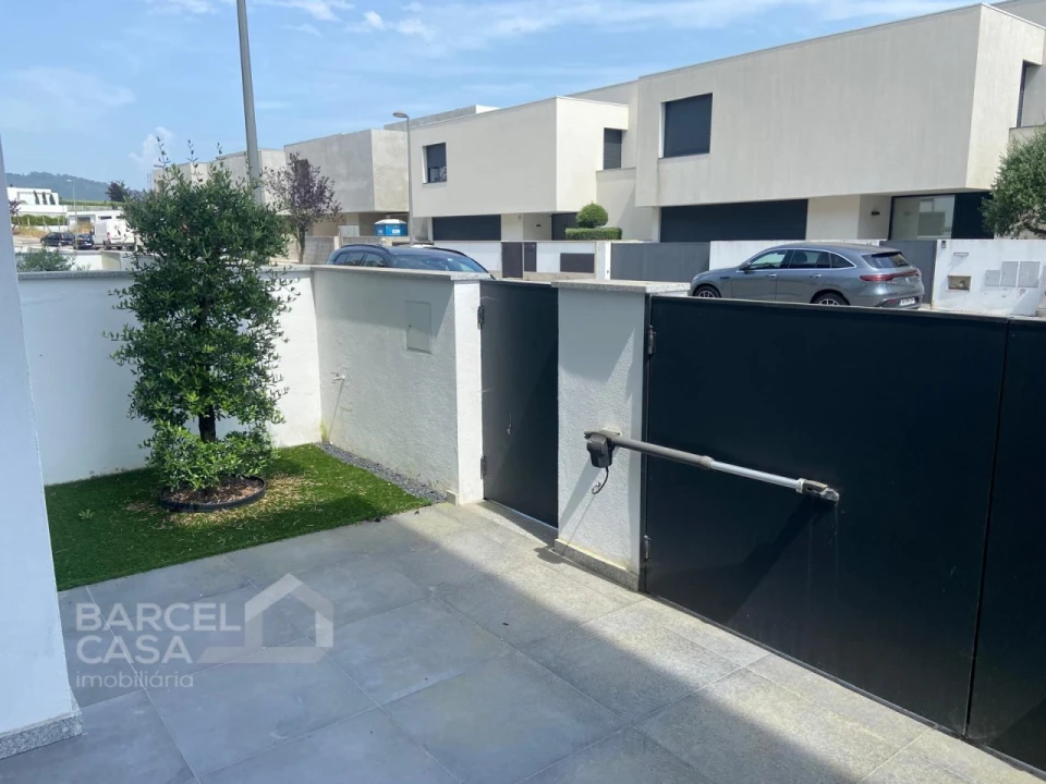 Moradia T3 para Venda em Barcelinhos Foto 31