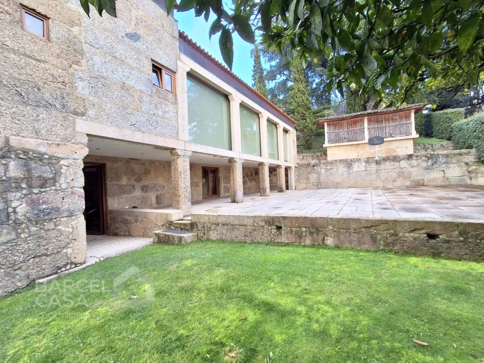 Moradia T4 para Venda em Airo Foto 10