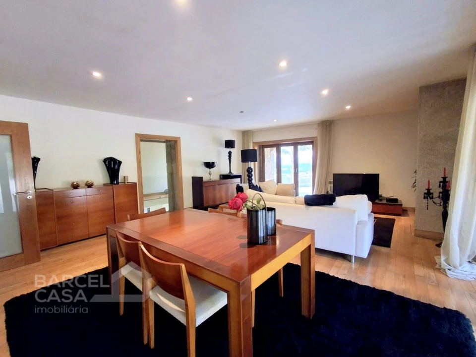 Moradia T4 para Venda em Airo Foto 22