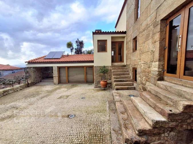 Moradia T4 para Venda em Airo Foto 16