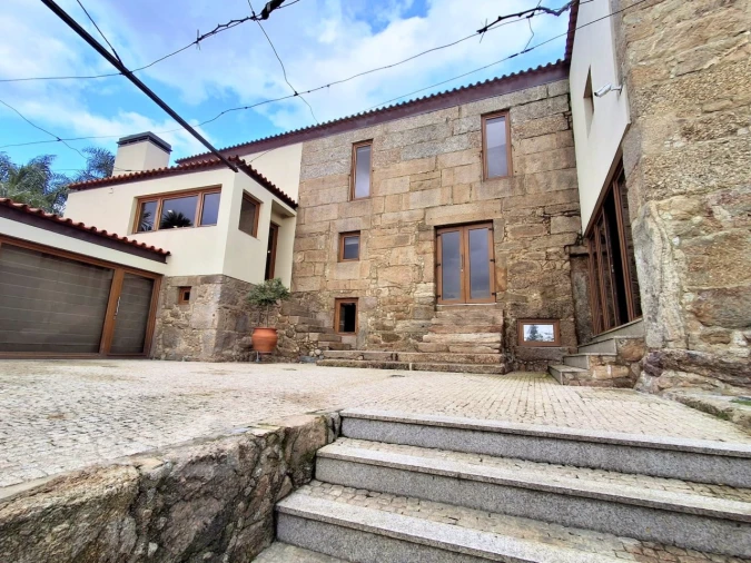 Moradia T4 para Venda em Airo Foto 15