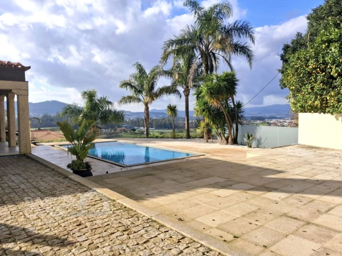 Moradia T4 para Venda em Airo Foto 6