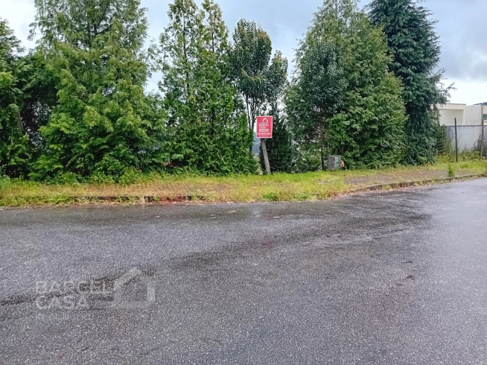 Terreno para Venda em Carapeços Foto 1