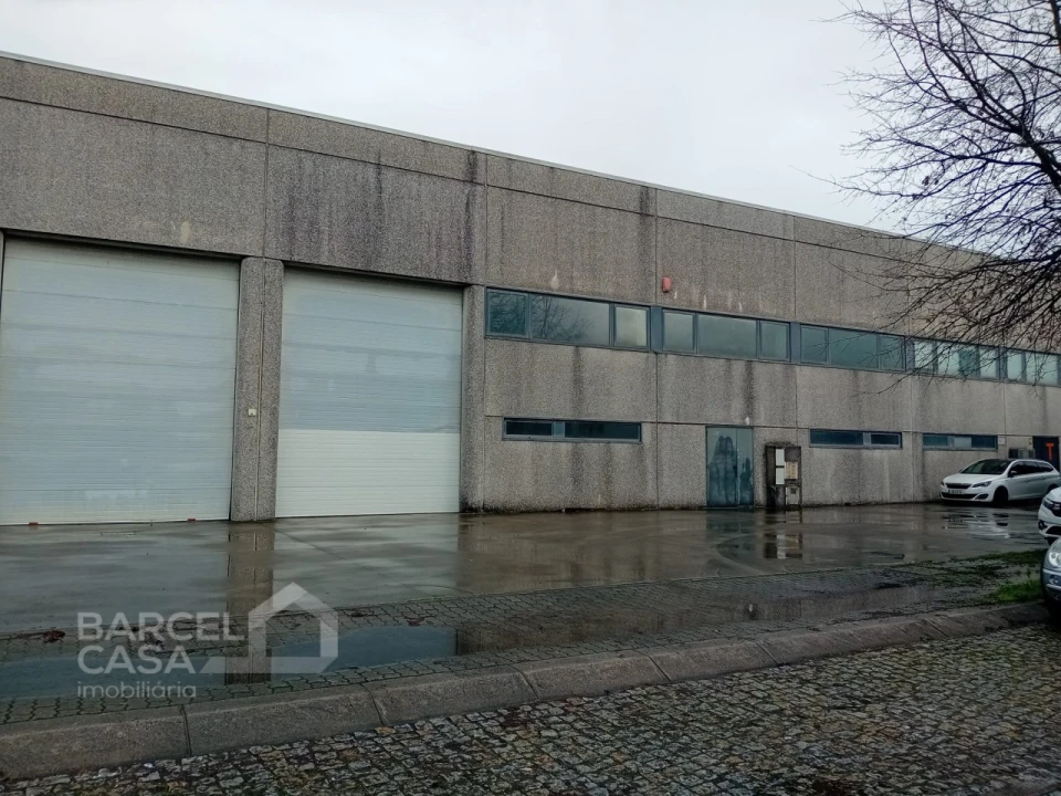 Armazém para Arrendamento em Varzea Foto 1