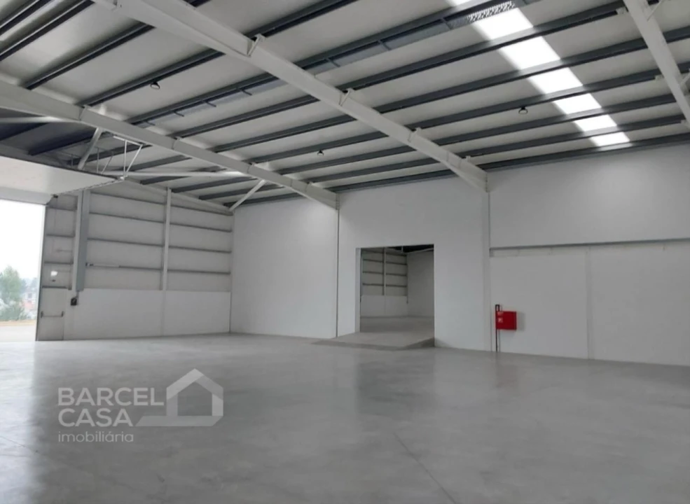 Armazém para Venda em Silveiros e Rio Covo (Santa Eulália) Foto 2