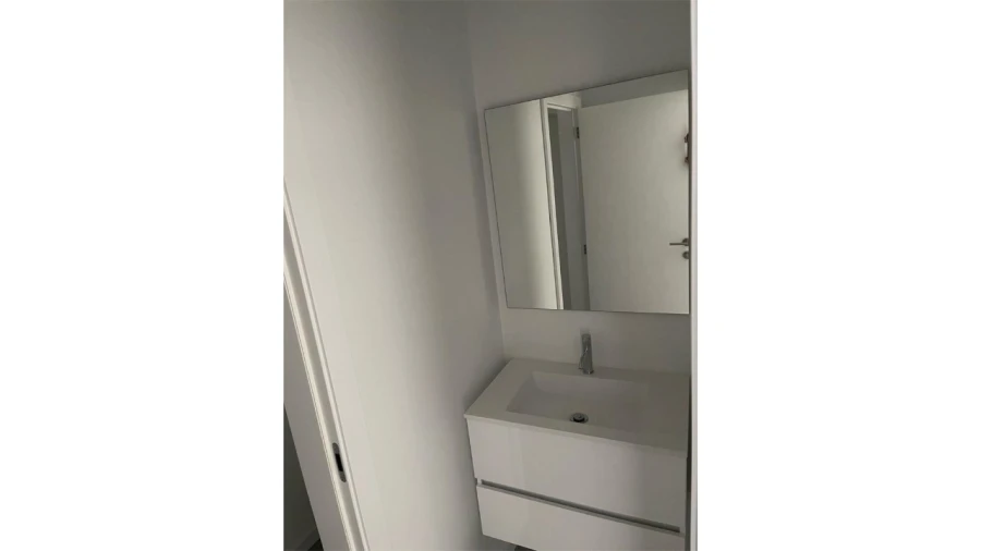 Loja para Arrendamento em Arcozelo Foto 6