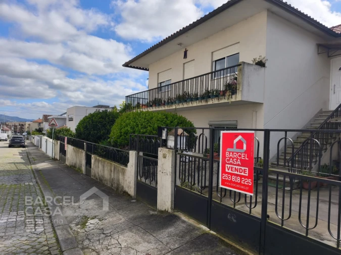 Moradia T8 para Venda em Arcozelo Foto 2