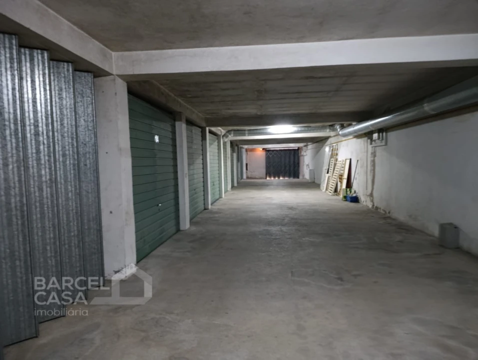 Garagem para Venda em Galegos (São Martinho) Foto 3